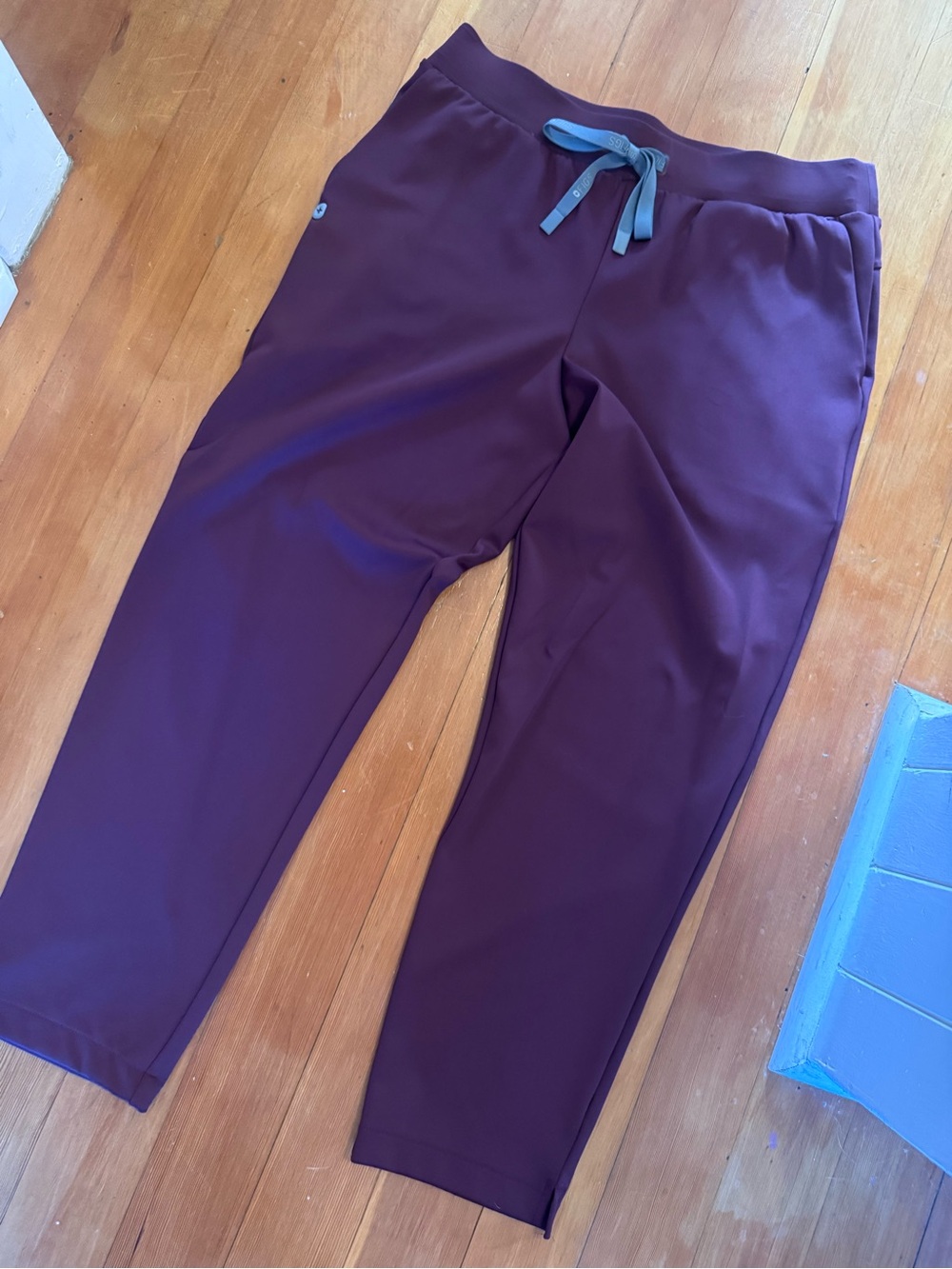Figs Women's FORMx Scrubs- Burgundy